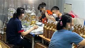 外配,同鄉,打工,酒瓶,彩繪（圖／翻攝畫面）