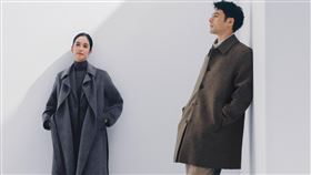 實力派影歌雙棲男神鳳小岳攜手風格女星陳庭妮演繹UNIQLO：C 2024秋冬新品。（圖／品牌業者提供）