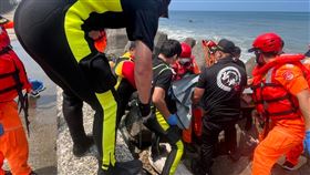 陳男被救出後已明顯死亡。（圖／消防隊提供）