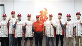 ▲味全龍與8位新秀全都完成簽約。（圖／味全龍提供）