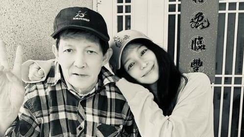 徐若瑄突PO黑白悼念文　慟喊：一路好走