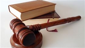 法院,法庭,法槌,法官,判決／圖翻攝自Pixabay 