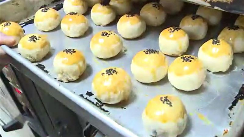 「大哥牌」蛋黃酥1顆27元　限量4萬顆搶爆