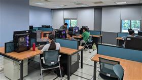 長榮大學資訊暨設計學院成立AI PC教室，供學生發展動態捕捉等應用