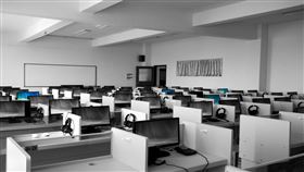 辦公室，桌椅(示意圖／PIXABAY)