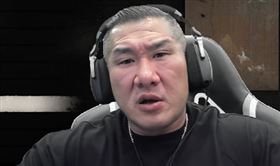 館長說，如果真的覺得這件事情已經扯到一個地步了，「我們當然就抗爭啊」。（圖／翻攝自館長惡名昭彰YouTube頻道）