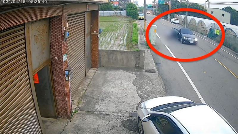 情侶吵架她「跳車」摔死　男友少1事慘了