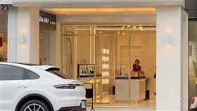 高雄,門市,孕婦,奧客,懷孕,員工,贈品,翻攝ChrisDan 克莉絲丹粉專