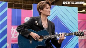 阿沁受邀來到小記者大明星分享演藝故事。（圖／記者蔡云慈攝影）