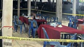 ▲泰男疑似在葬禮上酒後失控，遭隔壁喪家槍殺。（圖／翻攝自khaosod）