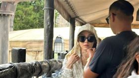 范范被拍到在日本大素顏。（圖／翻攝微博）