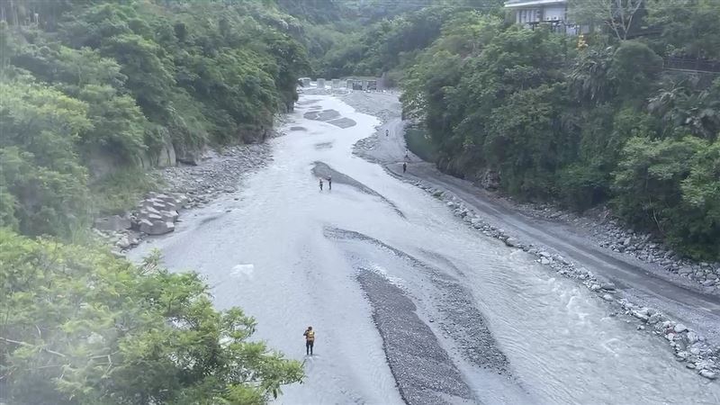 調查溪床生態1男失聯　攔沙壩下尋獲遺體