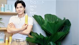 Kevin老師創立basiik品牌近2年半。（圖／basiik提供）