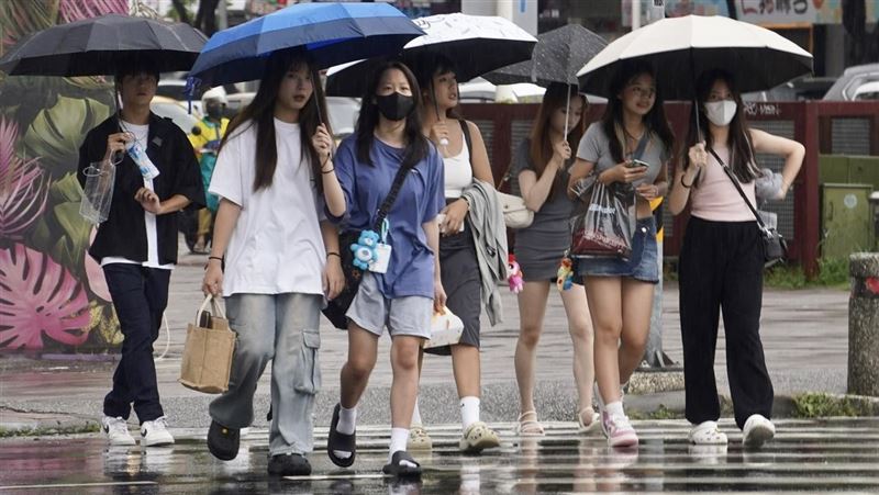 新／11縣市豪、大雨特報　4縣市大雷雨