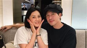 朱芯儀（左）在老公衛斯理陪伴下抗癌成功。（圖／翻攝自衛斯理IG）