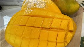 台南芒果前進新加坡  盼拓展國際市場台南市長黃偉哲28日到新加坡超市出席「臺灣臺南芒果上架記者會」，推廣愛文、金煌、西施等品項芒果。中央社記者吳昇鴻新加坡攝  113年6月28日