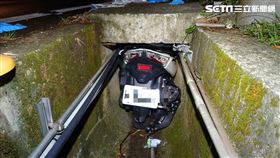 苗栗,騎士,自撞,排水溝,車禍,不治（圖／翻攝畫面）