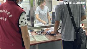 台中,市民廣場,違規擺攤,欠款大戶,拘提,繳清（圖／翻攝畫面）