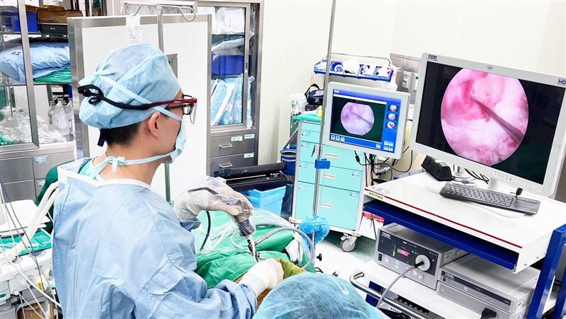 腰背痛恐病入脊椎　醫揭這些症狀特別注意