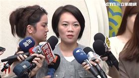 簡舒培說，當時吳音寧提出的版本確實是較好的，因為包含樓地板挑高到冷鏈系統的規劃都是比較好的方案。