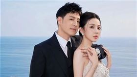 潘瑋柏（左）去年跟老婆補辦婚宴。（圖／翻攝微博）