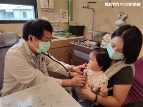 小兒科,嬰兒看診,聽診器,超音波照,(圖/翻攝畫面)負面新聞勿用