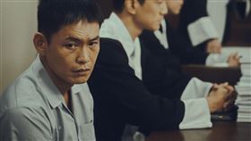 EP5~許雁青(蔡黃汝)提醒李正碩(莊凱勛)做案關鍵時間點。（圖／華視、公視台語台提供）