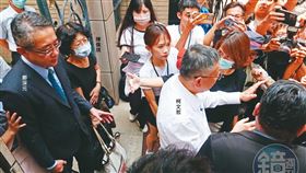 沒人不是保皇派？掀民眾黨挺柯戰清白底牌