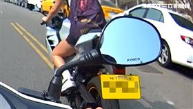 台中,熱褲妹,海放,警車,重機,假牌,偽造文書（圖／翻攝畫面）