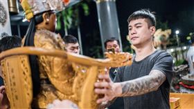 不料，合議庭審理期間，鴨頭竟遭楊姓槍手狙殺死亡，將依法判決公訴不受理。（圖／翻攝畫面）