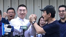 馬英九赴基隆  力挺謝國樑前總統馬英九（右2）1日下午前往基隆市，力挺身陷罷免危機的市長謝國樑（左2），他緊握謝國樑雙手，與支持者高喊「謝市長，加油」。中央社記者王朝鈺攝  113年9月1日