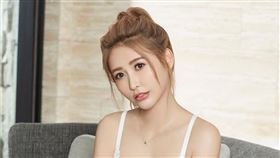 愷樂小三形象崩毀/代言4年內衣品牌切割/臉書