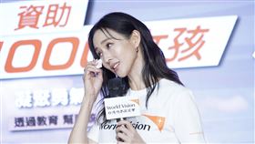 女星張鈞甯、帶領旗下藝人詹子萱今（3）日出席台灣世界展望會「資助1000女孩—凝聚勇氣·無所畏懼」活動並擔任代言人。（圖／記者趙于瑩攝影）