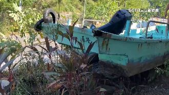 軟絲季出海船沉沒　打撈驚見「惡意鑽孔」