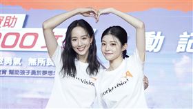 張鈞甯（左起）帶領旗下藝人詹子萱出席台灣世界展望會活動並擔任代言人。（圖／記者趙于瑩攝影）