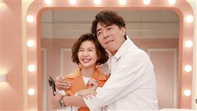 于子育（左）離開梁赫群身邊（圖／民視提供）