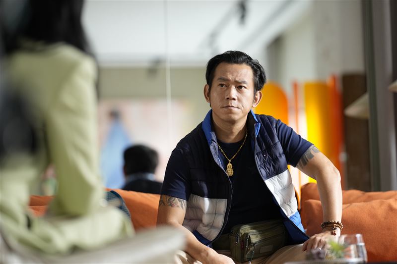 顏正國分享拍攝時被大家看著摸假陽具滿害羞的。（圖／壹壹影業提供）