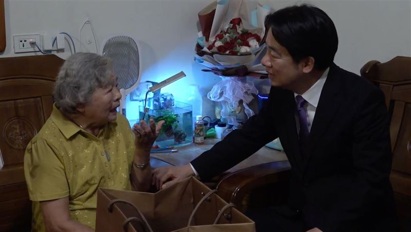 親赴台南！賴清德慰問八二三遺族呂陳氣