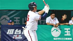 ▲亞洲U18青棒錦標賽，台灣隊一壘手張趙紘敲出三壘安打。（圖／記者劉彥池攝影）
