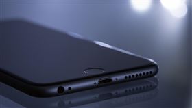 智慧型手機 手機竊聽 iPhone  示意圖／pixabay