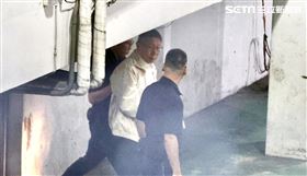 ▲柯文哲上銬移送囚車前往土城看守所。（圖／記者鄭孟晃攝影）