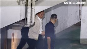 ▲柯文哲上銬移送囚車前往土城看守所。（圖／記者鄭孟晃攝影）