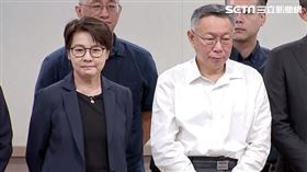 ▲▲民眾黨召開「政治獻金外界疑義 一次澄清記者會」，立委黃珊珊（左）、主席柯文哲（中）、立委黃國昌（右）。