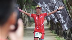 前警專游姓中隊長遭爆下班兼差拍攝愛情動作片。（圖／取自臉書）