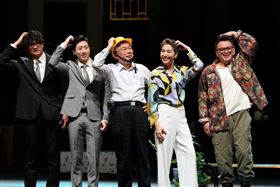 柯文哲,音樂劇,倒垃圾(圖/翻攝全民大劇團)