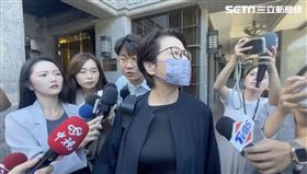 黃珊珊媒體堵訪。