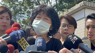 陳佩琪黃珊珊到看守所　送會客菜跟2本書