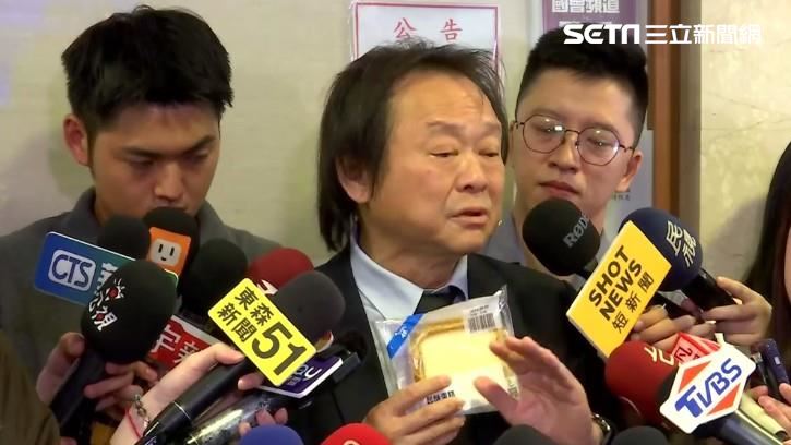不只雞鴨便當！王世堅加碼送柯P起酥蛋糕