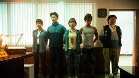 許光漢主演掛帥的《正港分局》登上本週冠軍，而他首部參演的韓劇《無路可走：輪盤賭》也仍在榜上。圖/Netflix提供