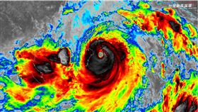 摩羯颱風再度增強，暫時成為今年度的風王。（圖／翻攝自台灣颱風論壇｜天氣特急 臉書）